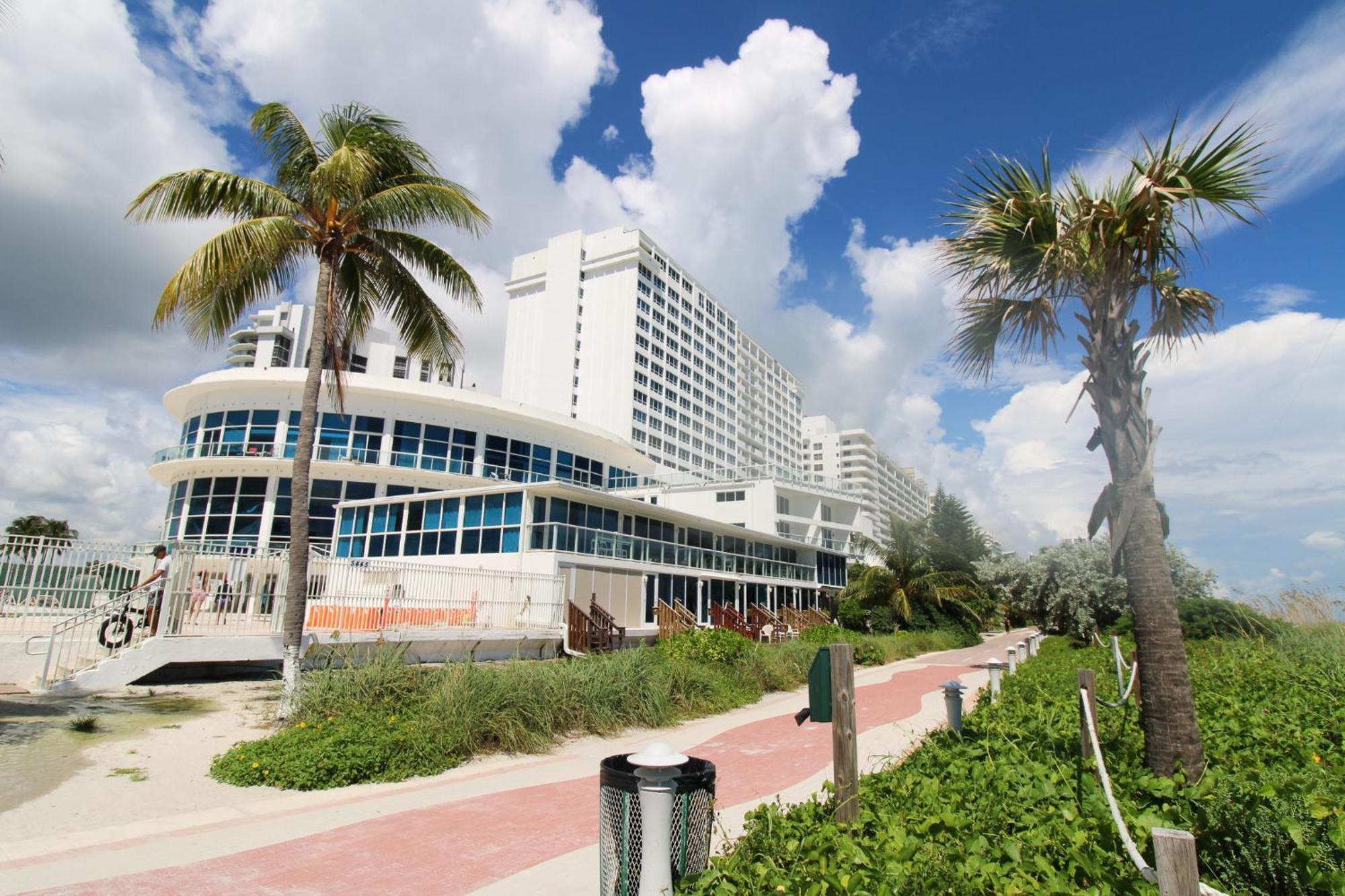 Castle PH15 Spacious Penthouse with Balcony, Beach Access, Pool, Tennis, Free Parking Villa Miami Beach Exterior photo